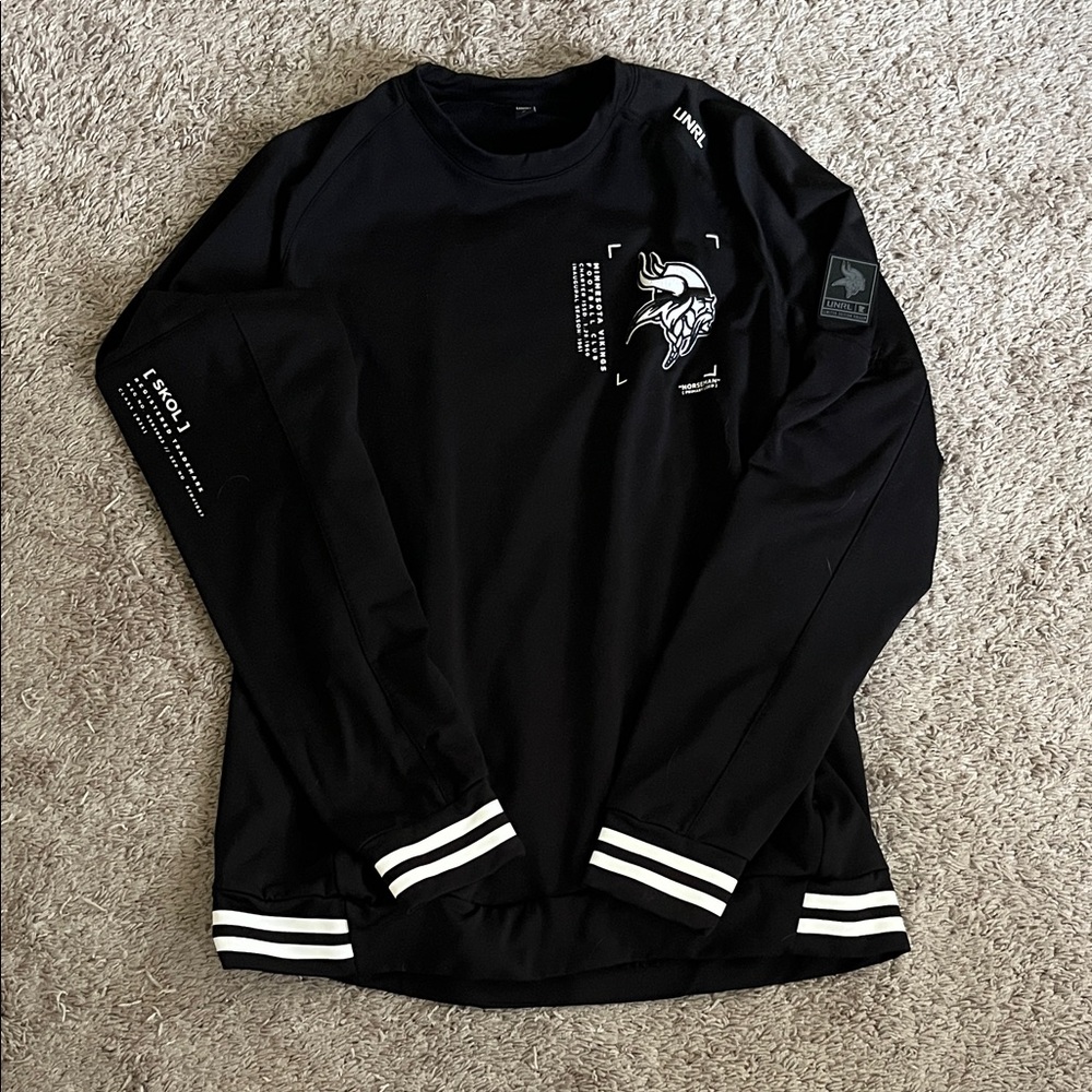 UNRL Vikings black crew neck